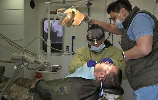 Бесплатное протезирование зубов военным: где доступны услуги и как записаться