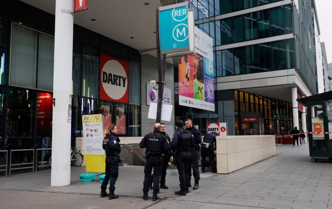 В Париже женщина угрожала взорвать себя в поезде