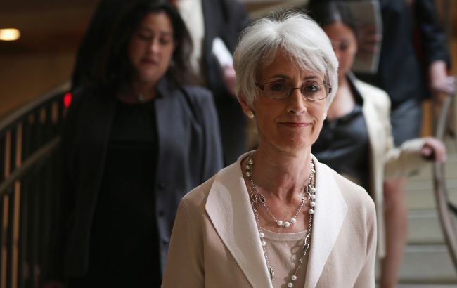 США не позволят другим странам закрыть двери в НАТО, - Шерман