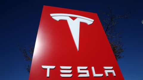 З метою заощадити: Tesla буде використовувати батареї на основі заліза