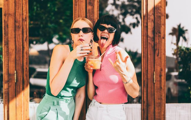 11 привычек, которые незаметно разрушают жизнь зумеров, а они даже не осознают этого