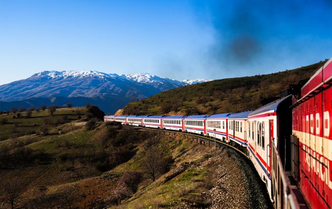 У Туреччині запускають туристичний поїзд до захопливих локацій: маршрут