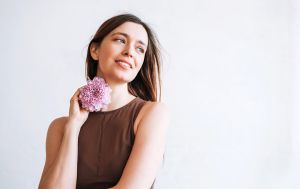 Місяць рожевої стрічки: що варто знати про мамографію та лікування раку в Україні безкоштовно