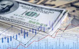 Доллар и евро завтра будут еще дороже: курс на 19 февраля и как обменять поврежденные купюры