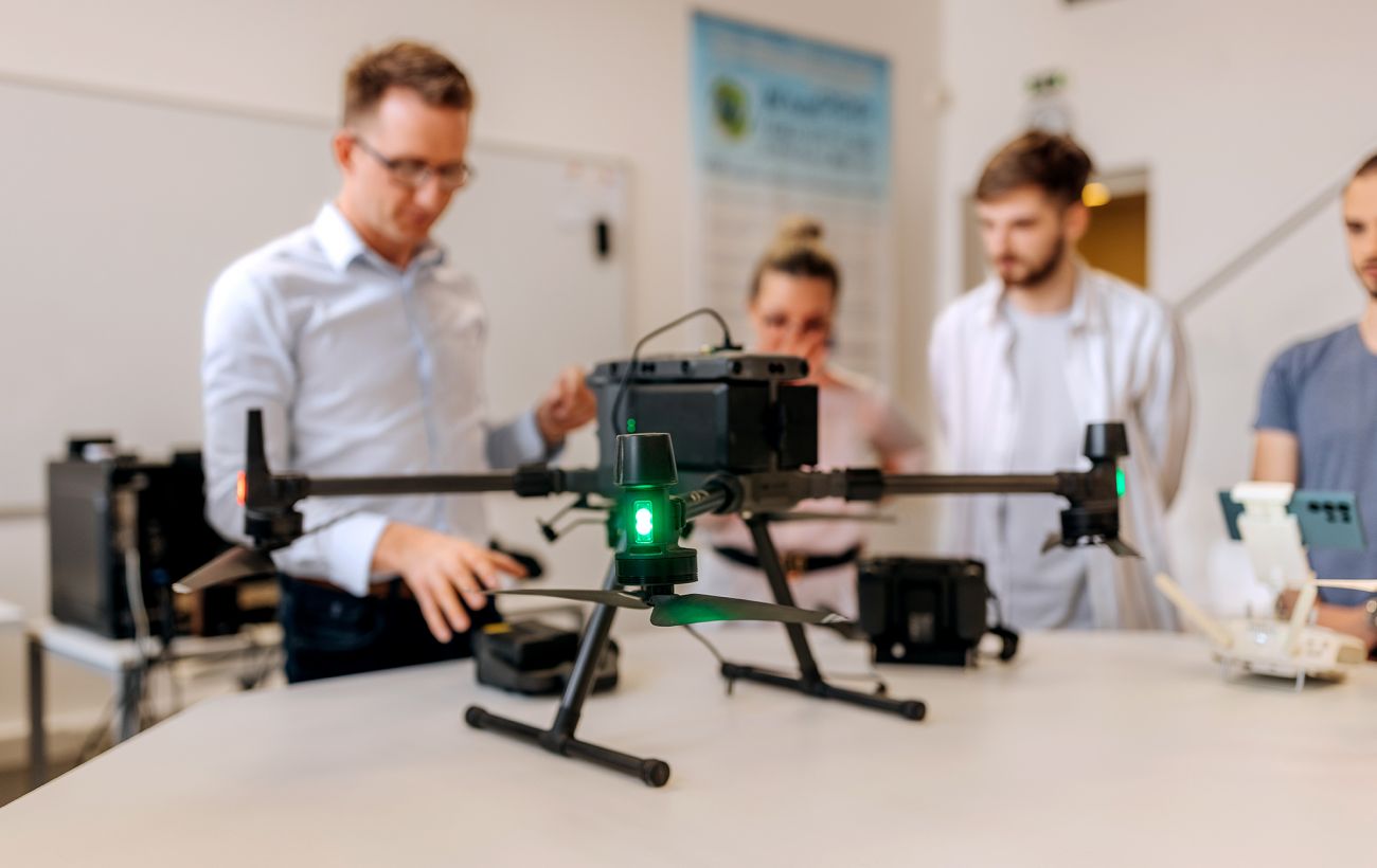 Китай зняв заборону на експорт товарів подвійного призначення для “оборонки” США