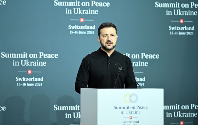 Поки Україна стоїть, у світу є шанс, щоб не почалась глобальна війна, - Зеленський