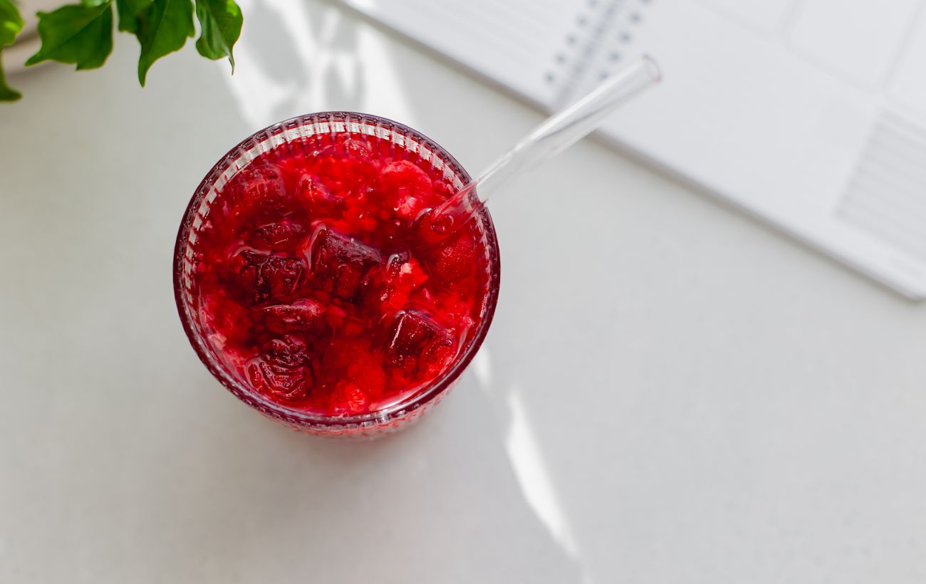 Зупиніть пошуки: один дешевий напій, що замінить жінкам 40+ дорогі "еліксири"