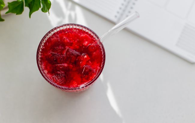 Зупиніть пошуки: один дешевий напій, що замінить жінкам 40+ дорогі "еліксири"