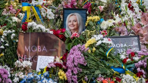 Как сейчас выглядит могила Ирины Фарион во Львове (видео)