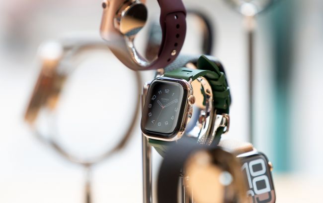 Apple разрабатывает складные смарт-часы с двойным дисплеем (фото)