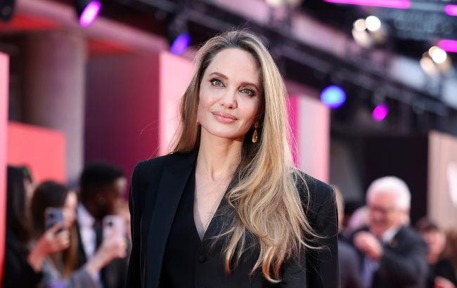 Анджелина Джоли осуществила мечту 14-летней украинки, пострадавшей от обстрелов в Изюме