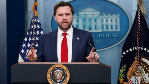 Угоду щодо роботи TikTok у США може бути укладено до 5 квітня, - Венс