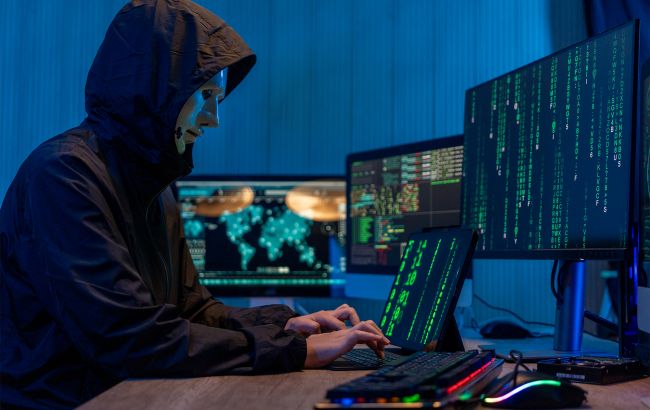 Мошенники в 2025 году: 6 самых популярных схем, на которые ведутся люди