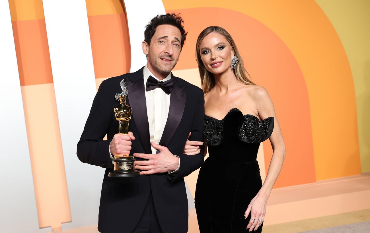 Ол мас әйелді жыныстық қатынасқа түсуге азғырған.