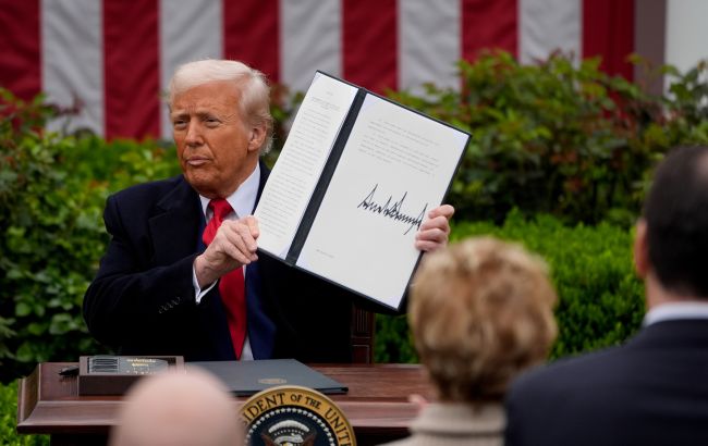 Спало на думку зранку: Трамп пояснив рішення призупинити торговельну війну з усім світом