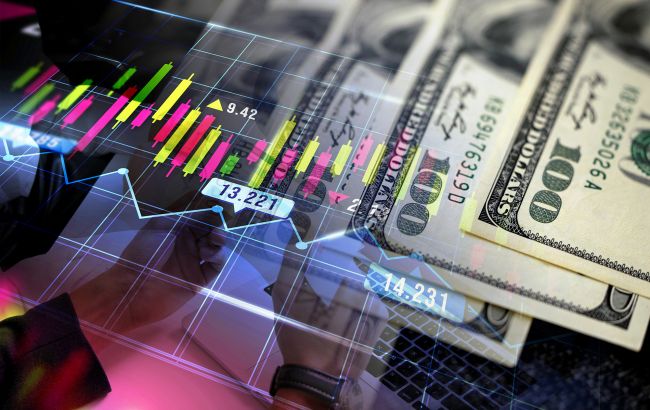 Евро откатилось, доллар подрос: курс на 3 апреля и как цены на топливо давят на валюту