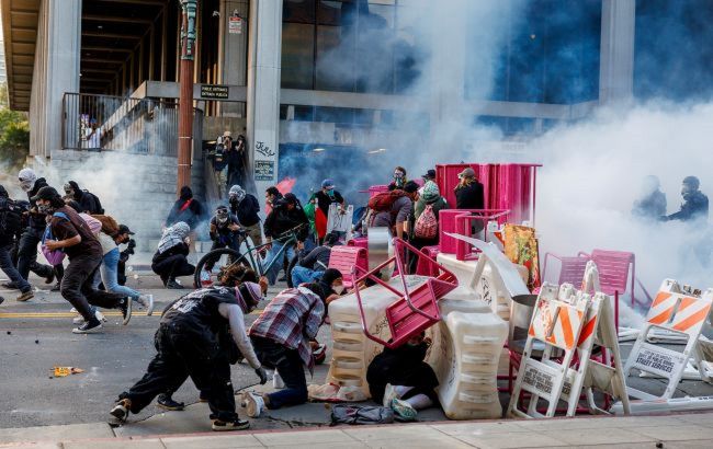 Мятеж или превышение полномочий? Калифорния будет судиться с Трампом