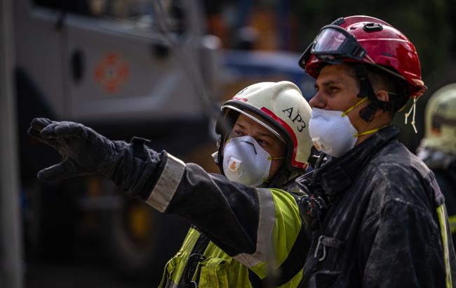 Сильні вибухи у Харкові: Росія вдарила безпілотниками та КАБами