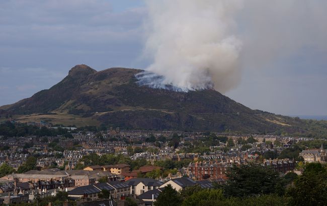 "Климатический коктейль": ученые объяснили, почему пожары в Европе становятся неконтролируемыми