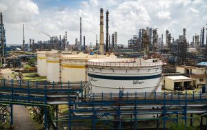 Найбільший індійський НПЗ закупив першу нафту з Колумбії, - Reuters