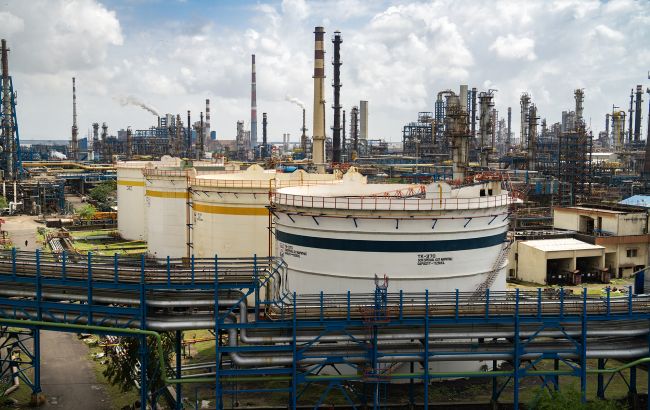 Найбільший індійський НПЗ закупив першу нафту з Колумбії, - Reuters