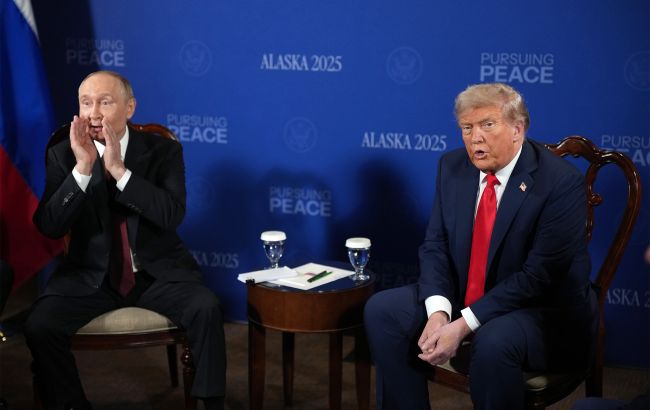 Стыдно из-за вопросов? Кремль показал встречу Трампа и Путина без звука