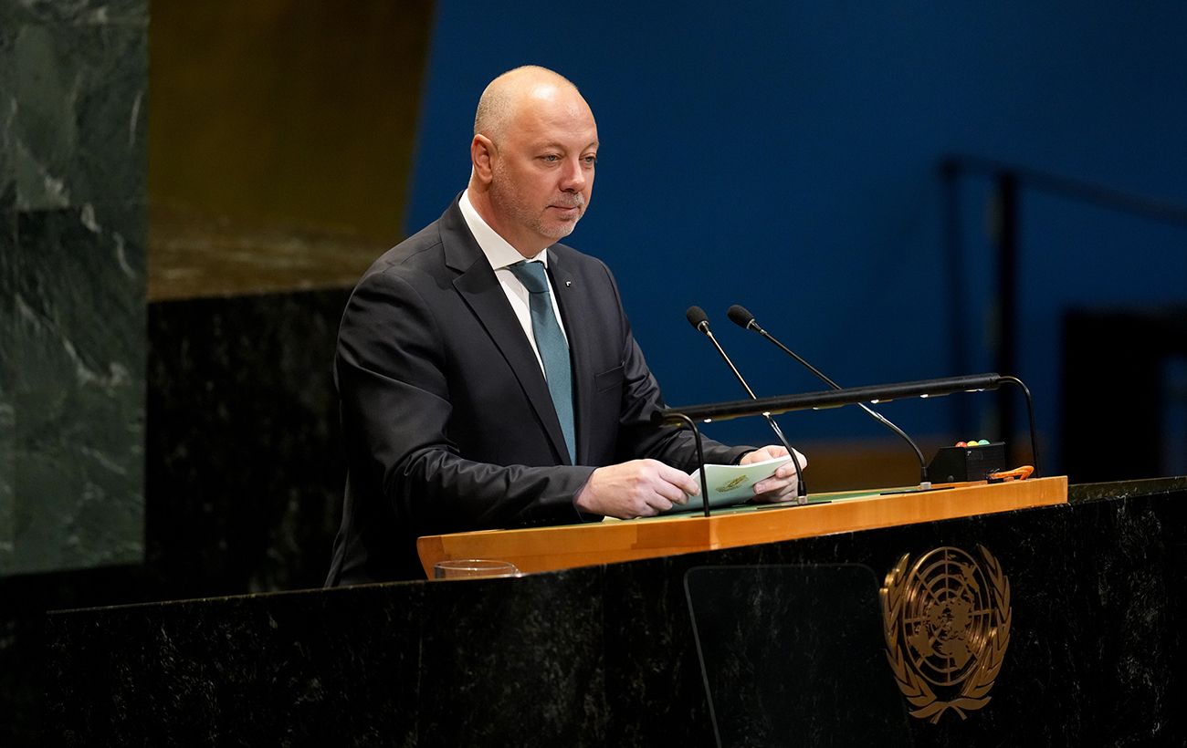 Парламент Болгарії прийняв відставку уряду на тлі масштабних протестів