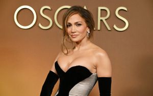 Дженніфер Лопес у кутюрній сукні Tamara Ralph підкорила Голлівуд (фото)