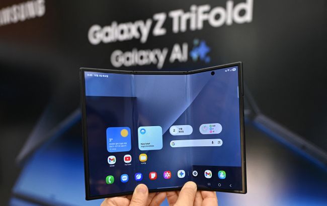 Samsung официально представила смартфон Galaxy TriFold с тройным экраном: раскрыты все характеристики