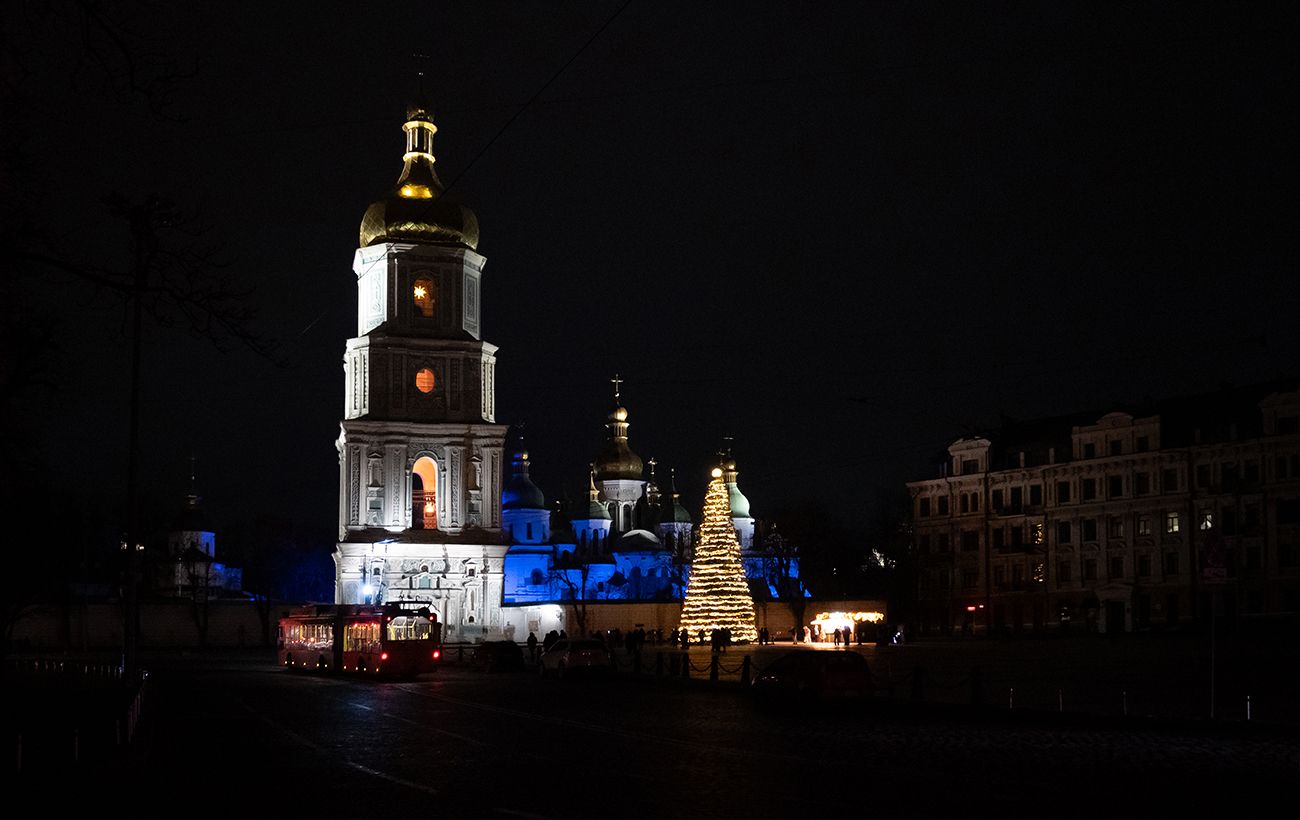 Світло в новорічну ніч: у Держенергонагляді пояснили, яких відключень очікувати