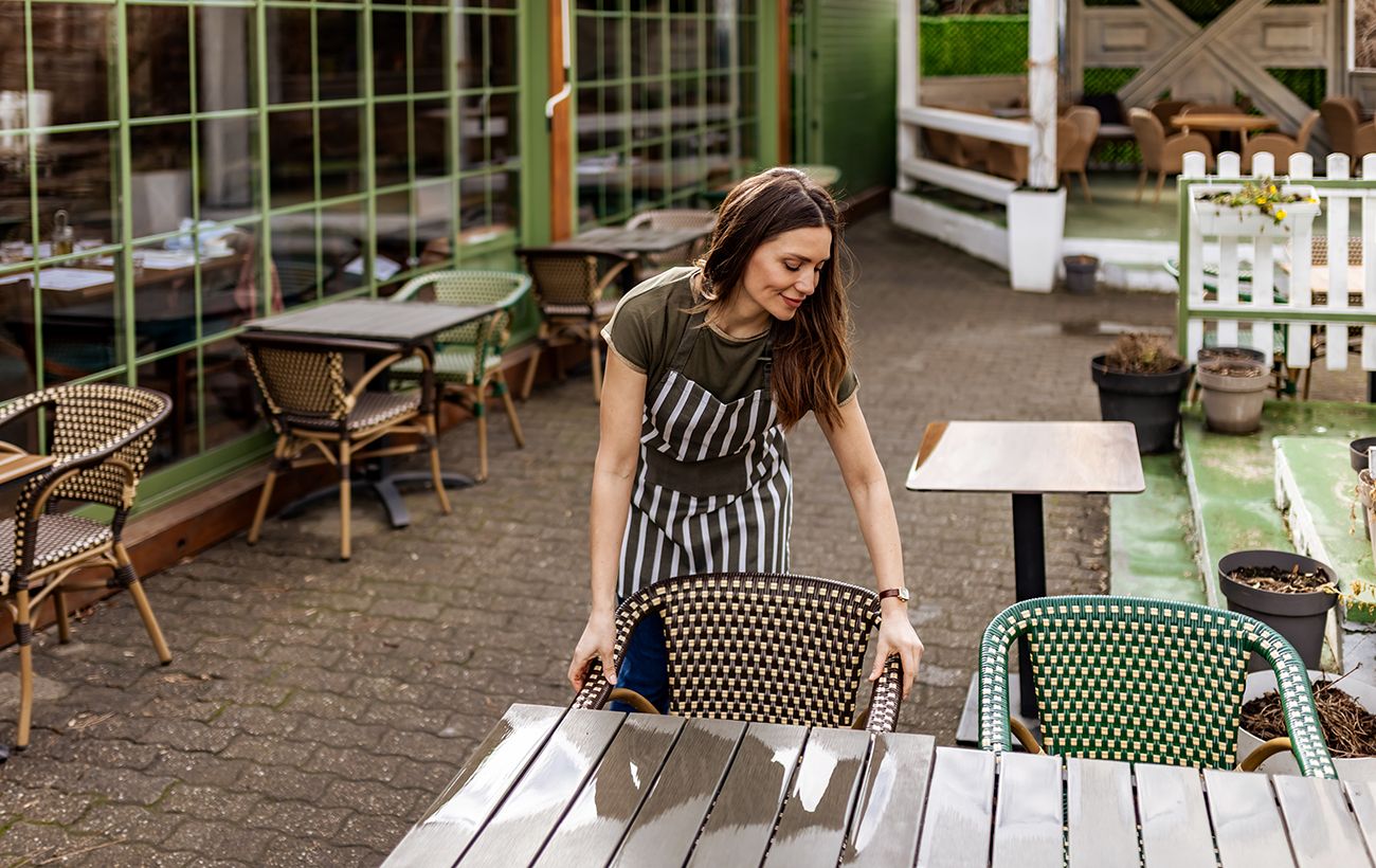 Ніякої "дольче віти": українка показала свій реальний заробіток в Італії та на що його витрачає