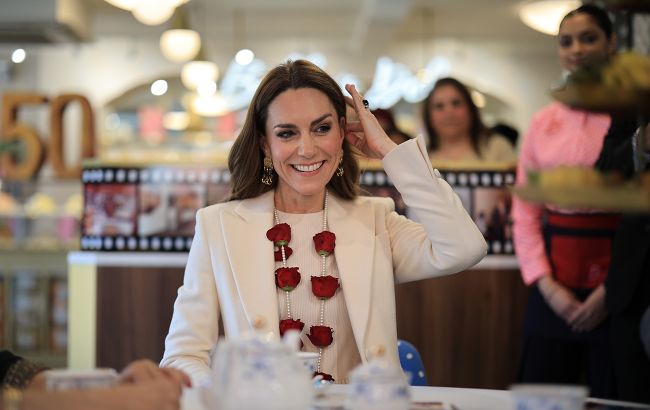 Весняний монохромний образ Кейт Міддлтон: як виглядати дорого та елегантно