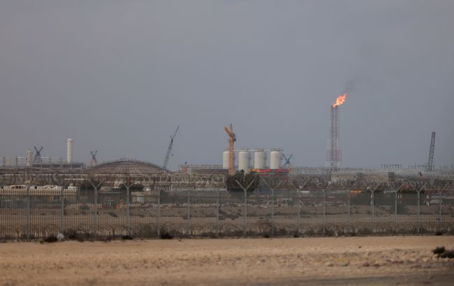 Катар повністю зупиняє виробництво СПГ після ударів Ірану, - Reuters