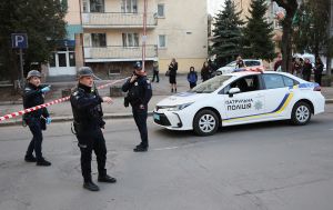 У Харкові чоловік вдарив ножем військового ТЦК: що відомо