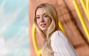 Сідні Свіні розлютила спортсменок оголеною рекламою: що не так та як відреагувала акторка