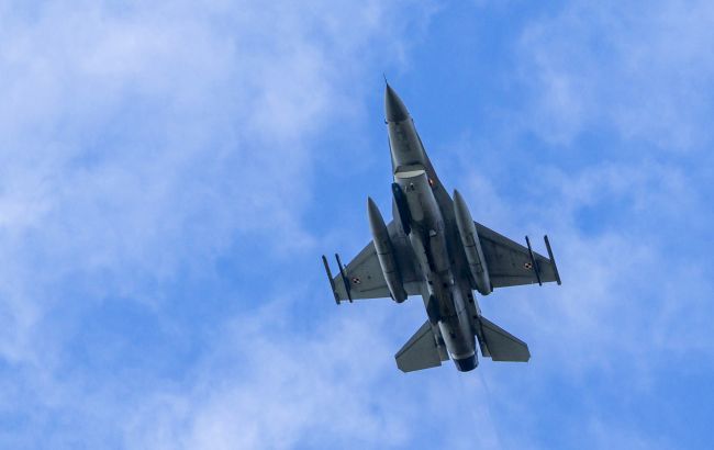 Поляків попереджатимуть про зліт авіації на тлі загрози від Росії
