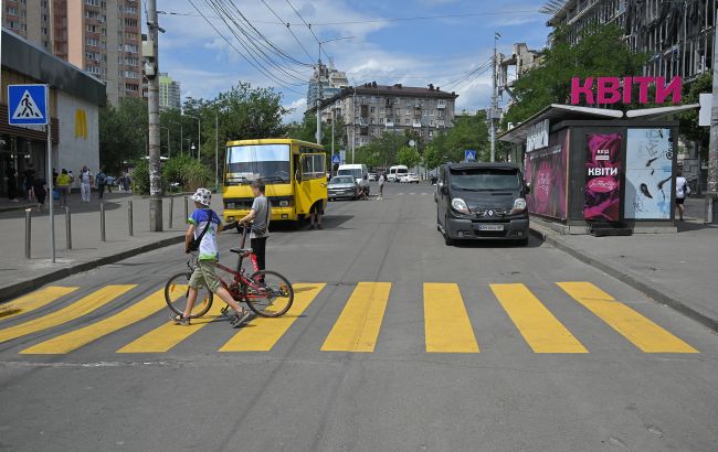 Біля метро "Лук'янівська" з&rsquo;явився наземний перехід: які правила для пішоходів