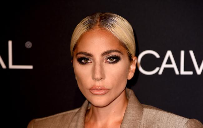 Скандальная Леди Гага выходит замуж за 49-летнего агента