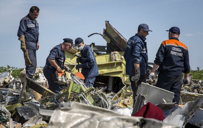 На суді щодо MH17 показали фото уламків ракети. Вона могла збити літак