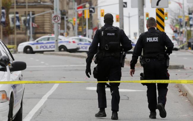 В Лондоне полиция на карнавале задержала более 370 человек