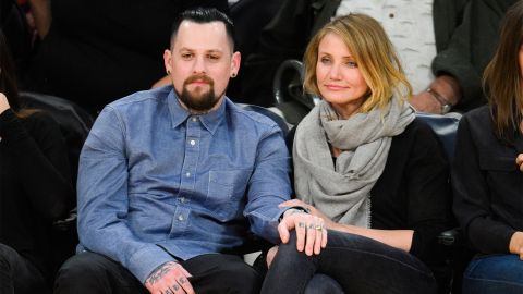 Кемерон Діас вперше за довгий час вийшла в світ з чоловіком: зірки показали стильний парний "лук"