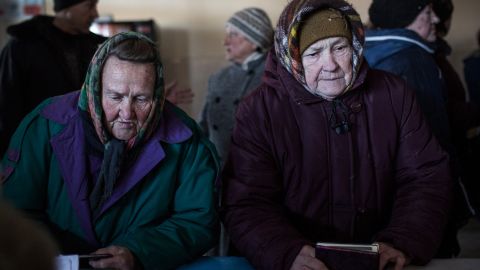 Пенсии в Украине выросли: кто и сколько получит с 1 декабря