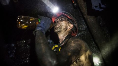 Кабмин направил более 300 млн гривен на зарплаты шахтерам