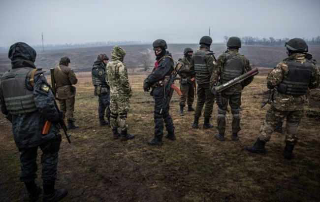 Боевики на Донбассе 13 раз нарушили режим тишины, ранен украинский военный