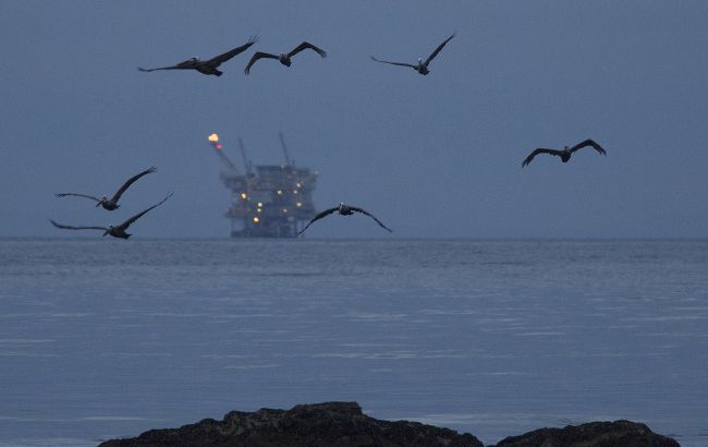 Цены на нефть продолжили рост на фоне оптимизма в отношении спроса