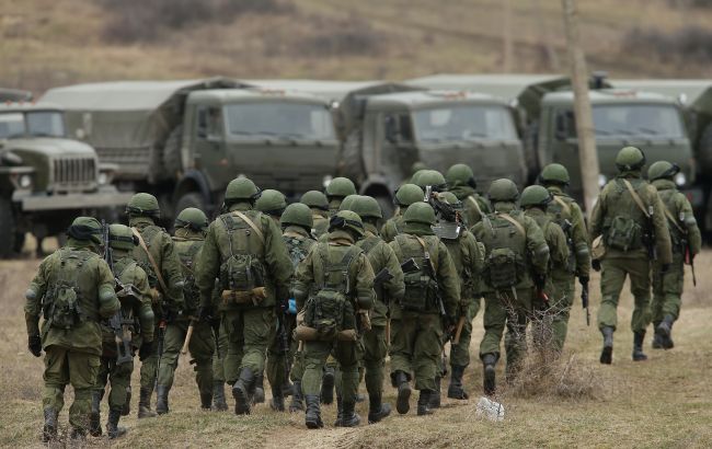 До Білорусі прибули перші підрозділи російських військових з технікою