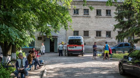 На Донбассе при обстреле Марьинки пострадал мирный житель