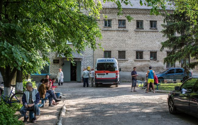 На Донбасі під час обстрілу Мар'їнки постраждав мирний житель