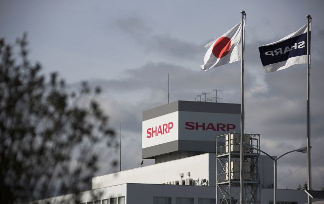 Японський виробник техніки Sharp припинив поставки в Росію