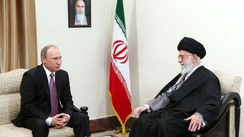 Мільярди у вагонах: The Telegraph розкрив таємний шлях російської готівки до Тегерана